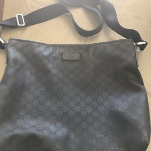 Gucci messenger bag